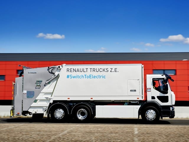 Camion poubelle Renault Trucks E-Tech D Wide, première BOM 100